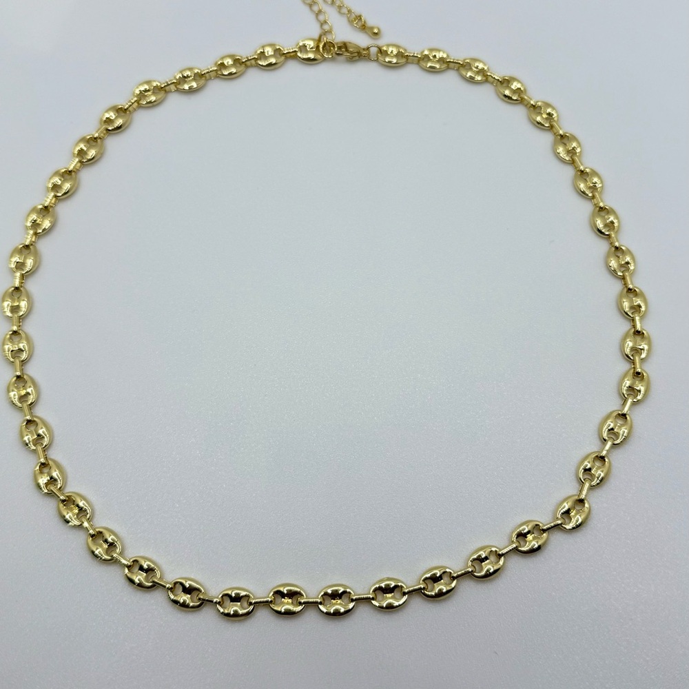 Elegant Gold Chain Necklace